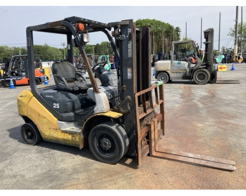 KOMATSU FD25T-17