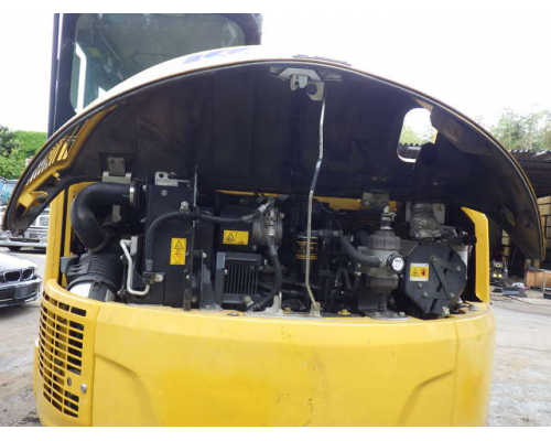 KOMATSU PC78UU-10