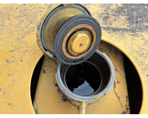 KOMATSU HD325-5