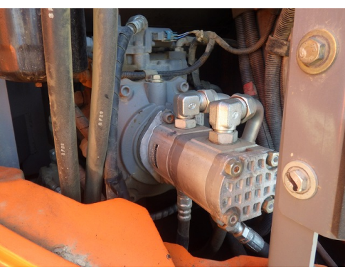 HITACHI ZX135US-5B